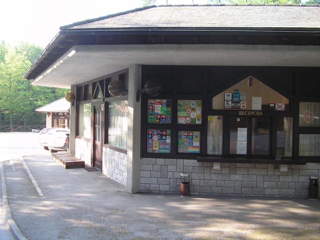 Camping Pivka Jama Postojna Exteriör bild