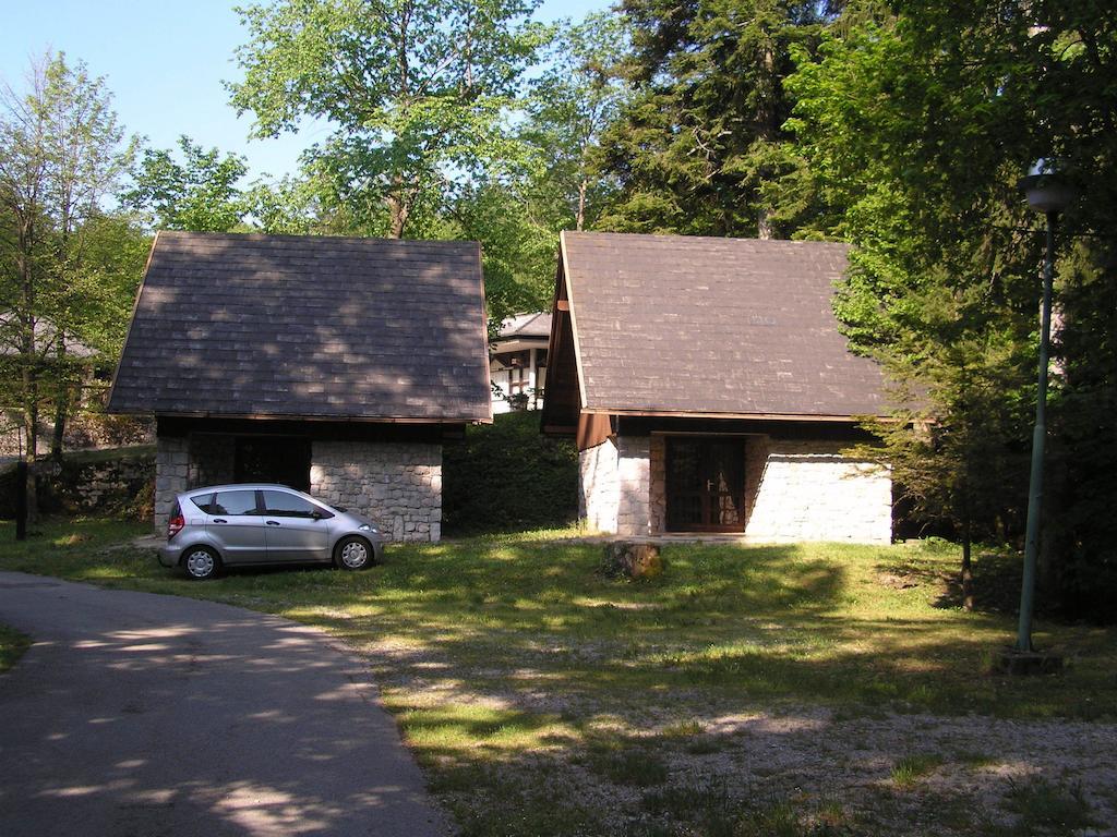 Camping Pivka Jama Postojna Exteriör bild